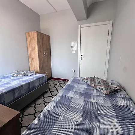 Hotel kapsułowy Transit *